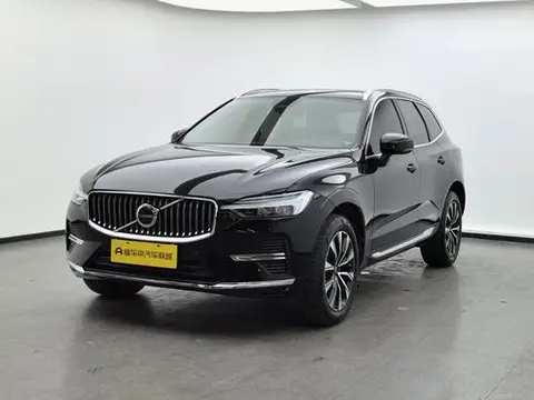 Volvo XC60 2023 — фото 1