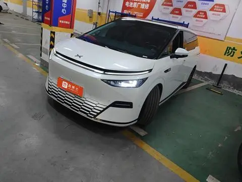 XPeng 小鹏X9 2025