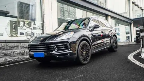 Porsche Cayenne 2019 — фото 1