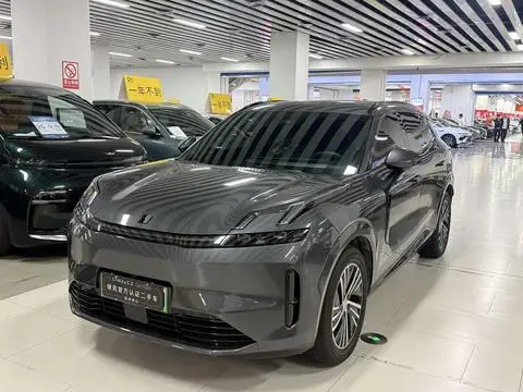 Lynk & Co 08 EM-P 2025