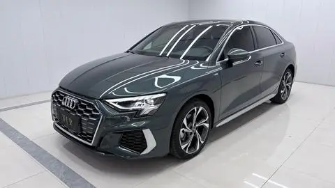 Audi A3 2022 — фото 1