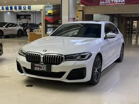 BMW 5 Series 2022 — фото 1