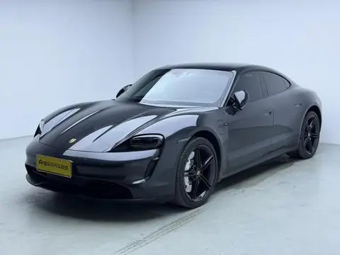 Porsche Taycan 2022