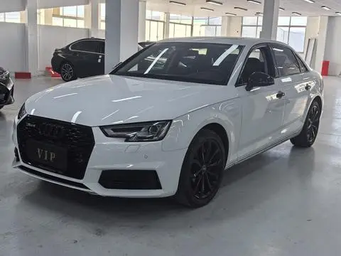 Audi A4L 2018 — фото 1