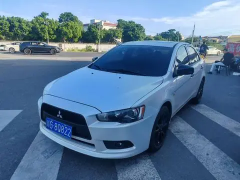 Mitsubishi 翼神 2013