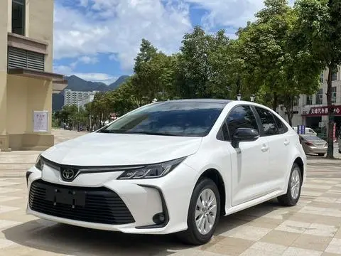 Toyota Corolla 2022 — фото 1