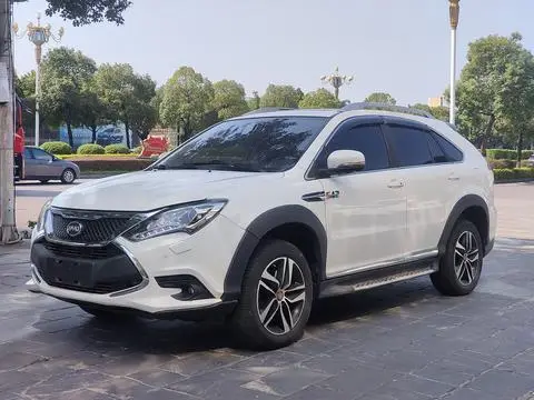 BYD Tang DM 2015
