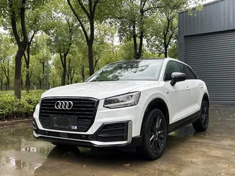 Audi Q2L 2021 — фото 1