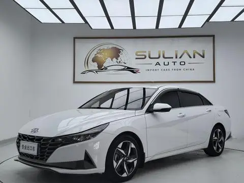 Hyundai Elantra 2022 — фото 1