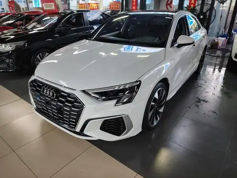 Audi A3 2023 — фото 1