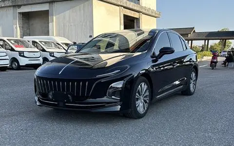 Hongqi E-QM5 2024