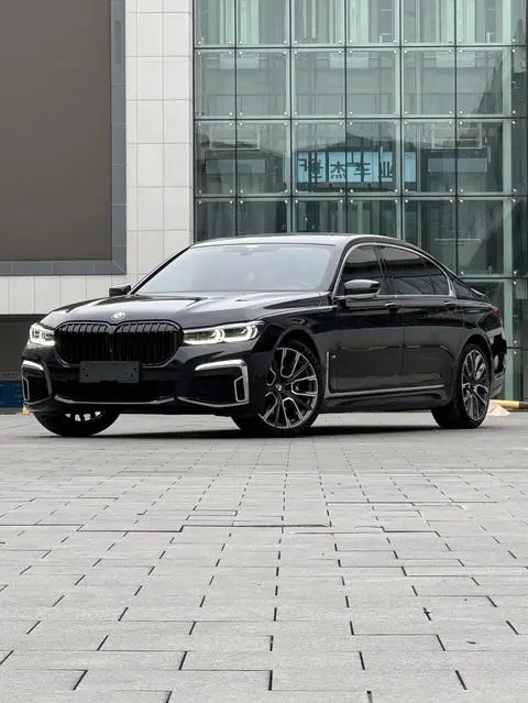 BMW 7 Series 2021 — фото 1
