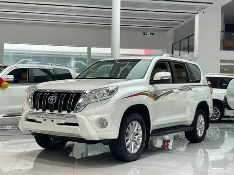 Toyota Prado 2017 — фото 1