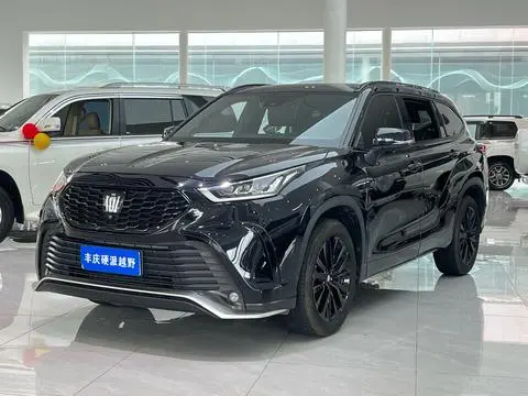 Toyota Crown Kluger 2024