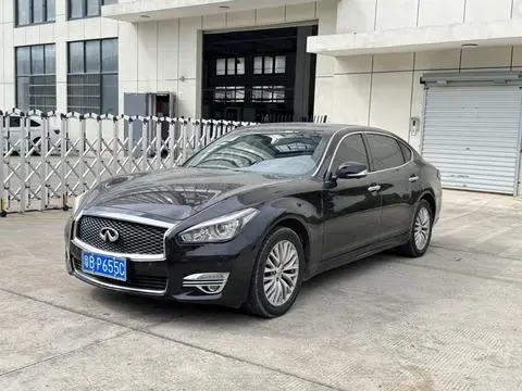 Infiniti Q70 2017