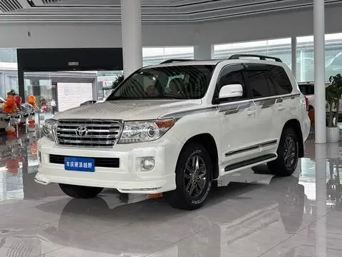 Toyota Land Cruiser 2015 — фото 1