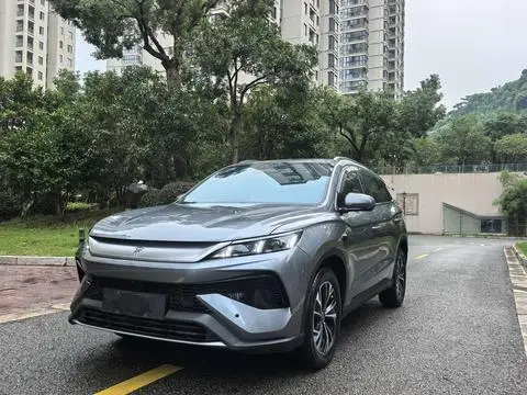 BYD 宋Pro DM 2025 — фото 1