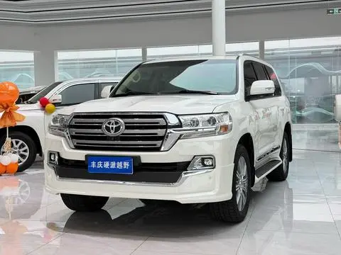 Toyota Land Cruiser 2020 — фото 1