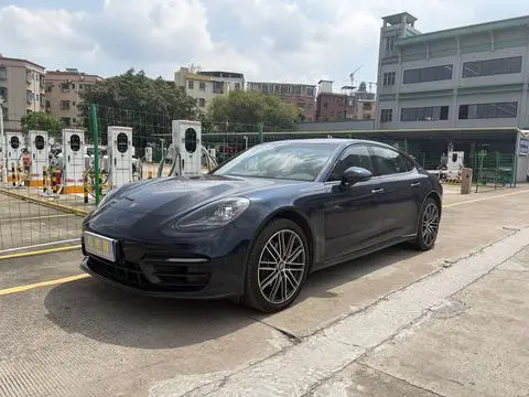 Porsche Panamera 2021