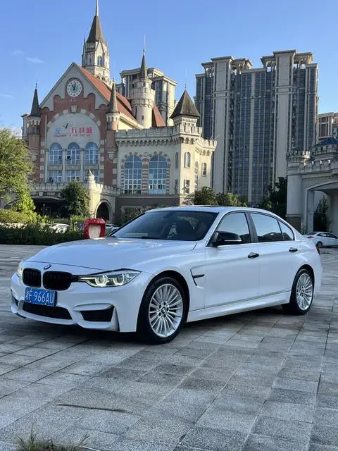BMW 3 Series 2018 — фото 1