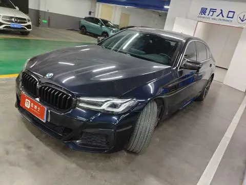 BMW 5 Series 2022 — фото 1
