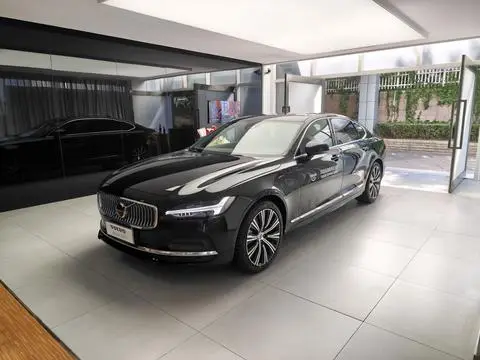 Volvo S90 2025