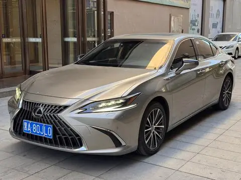 Lexus ES 2022