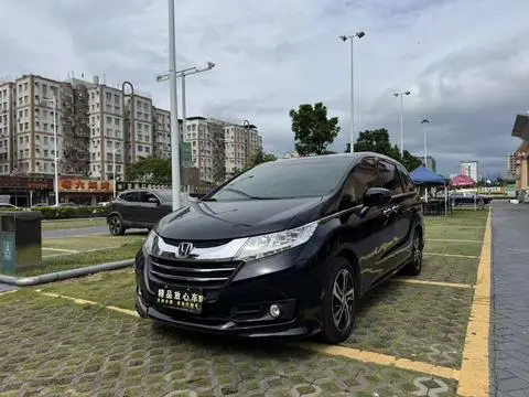 Honda 奥德赛 2015 — фото 1