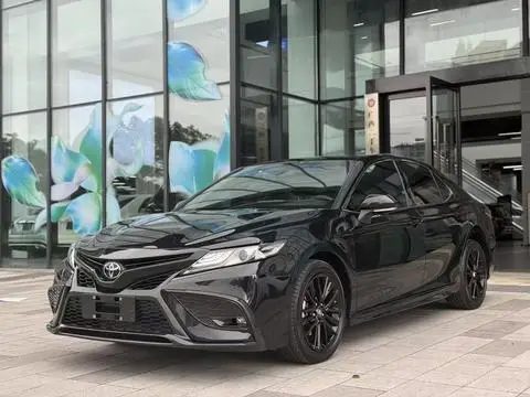 Toyota Camry 2022 — фото 1