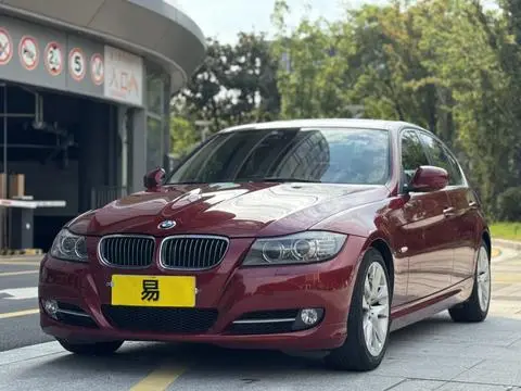 BMW 3 Series 2010 — фото 1