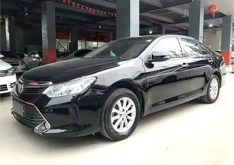Toyota Camry 2015 — фото 1