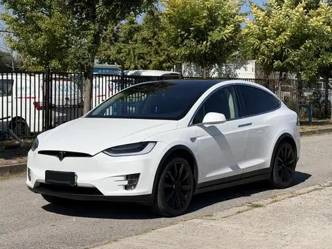 Tesla Model X 2016