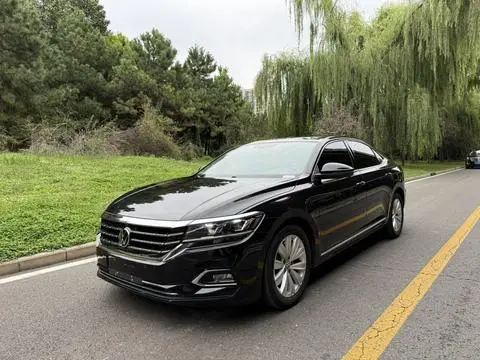 Volkswagen Passat 2019 — фото 1