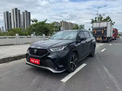 Toyota Crown Kluger 2023
