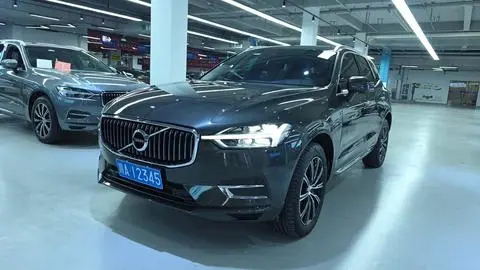 Volvo XC60 2021 — фото 1