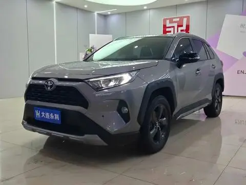 Toyota RAV4 2020 — фото 1