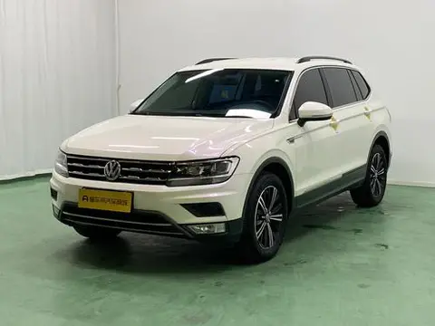 Volkswagen Tiguan L 2020 — фото 1