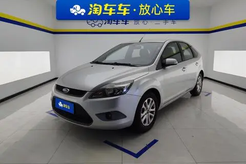 Ford Focus 2013 — фото 1