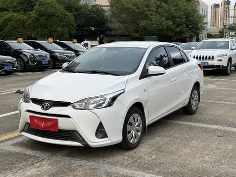 Toyota YARIS L 致享 2017 — фото 1