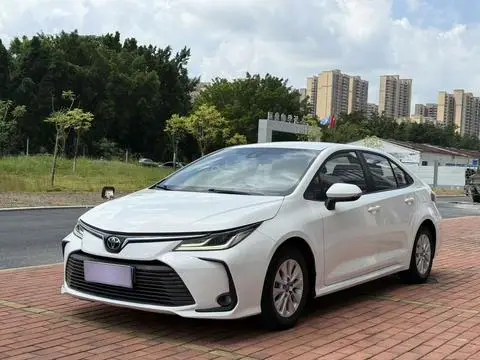 Toyota Corolla 2022 — фото 1