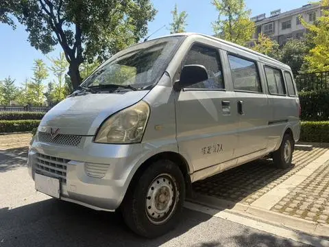 Wuling 荣光 2012
