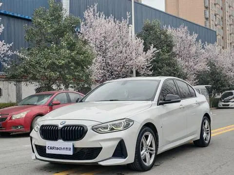 BMW 1 Series 2021 — фото 1
