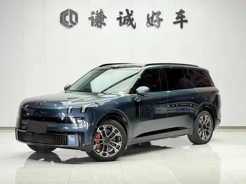 Lynk & Co 900 2025