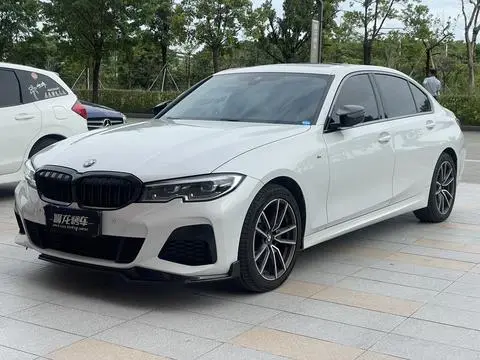 BMW 3 Series 2022 — фото 1