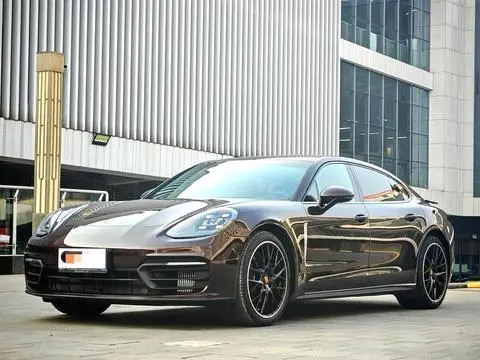 Porsche Panamera 2023
