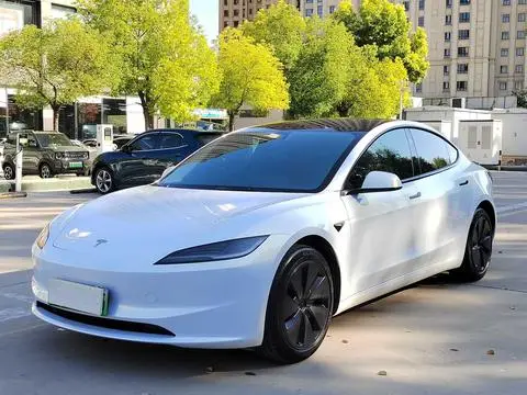 Tesla Model 3 2023 — фото 1