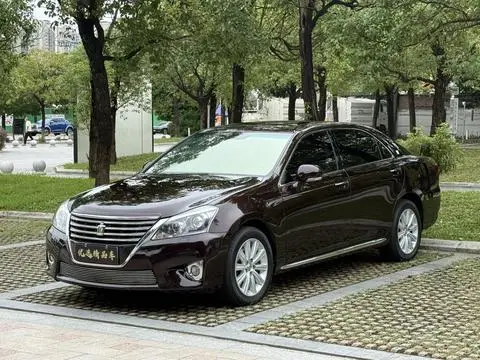 Toyota Crown 2012