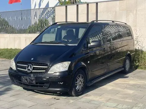 Mercedes-Benz 威霆 2010