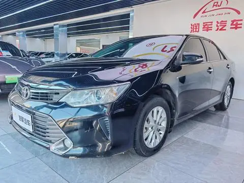 Toyota Camry 2015 — фото 1