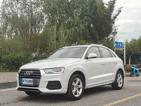 Audi Q3 2018 — фото 1